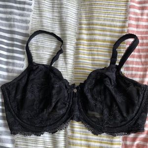 Victoria’s Secret Body by Victoria lace unlined demi